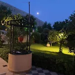 Tzitzifies Βίλα Kourouklata
