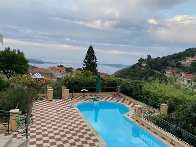 Tzitzifies Villa Kourouklata