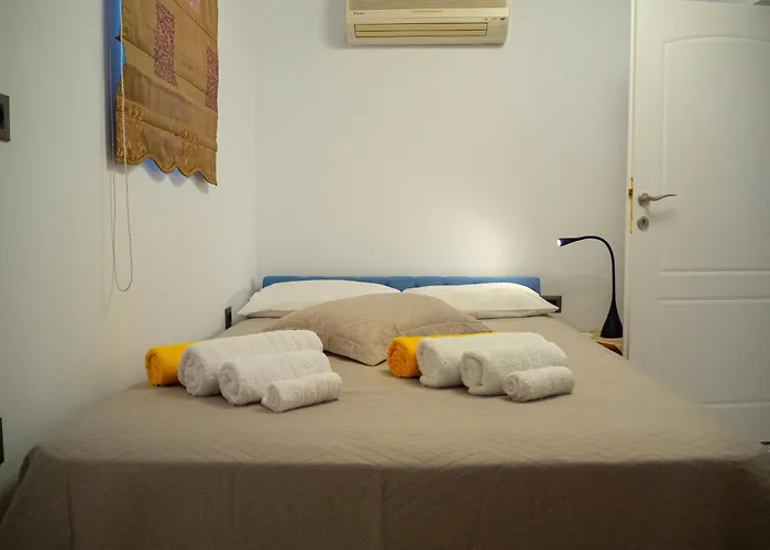 Tzitzifies Villa Kourouklata