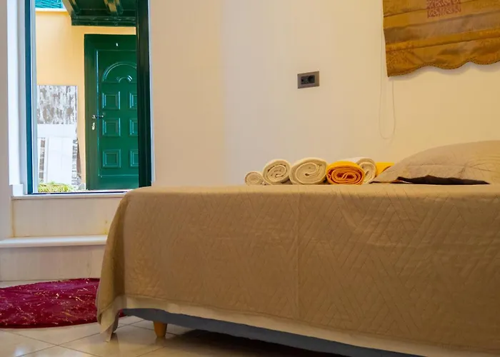 Tzitzifies Villa Kourouklata