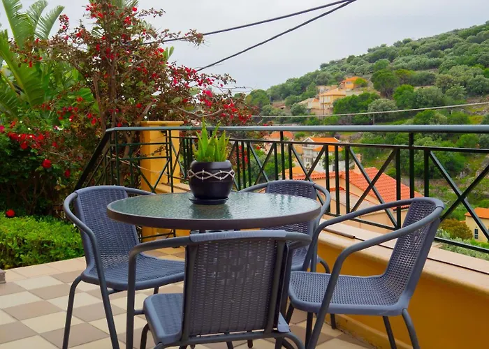 Tzitzifies Villa Kourouklata