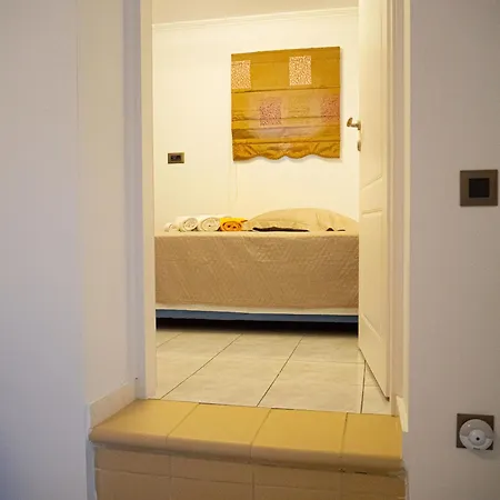 Villa Tzitzifies *