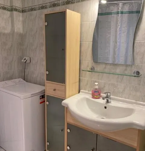 Vila Tzitzifies Kourouklata