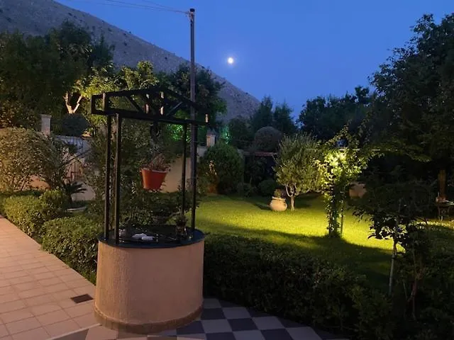 Tzitzifies Villa Kourouklata