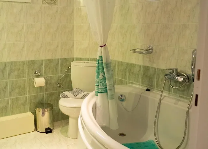 Tzitzifies Vila Kourouklata