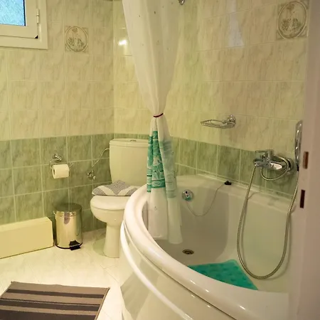 Tzitzifies Вилла Kourouklata